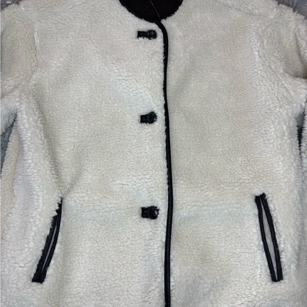 Universal Thread Women’s Faux Shearling Coat - Cream Size Extra Small NWT - Picture 5 of 10